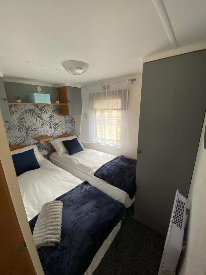 Unique Caravan With Outdoor Space Ballantrae Exterior photo