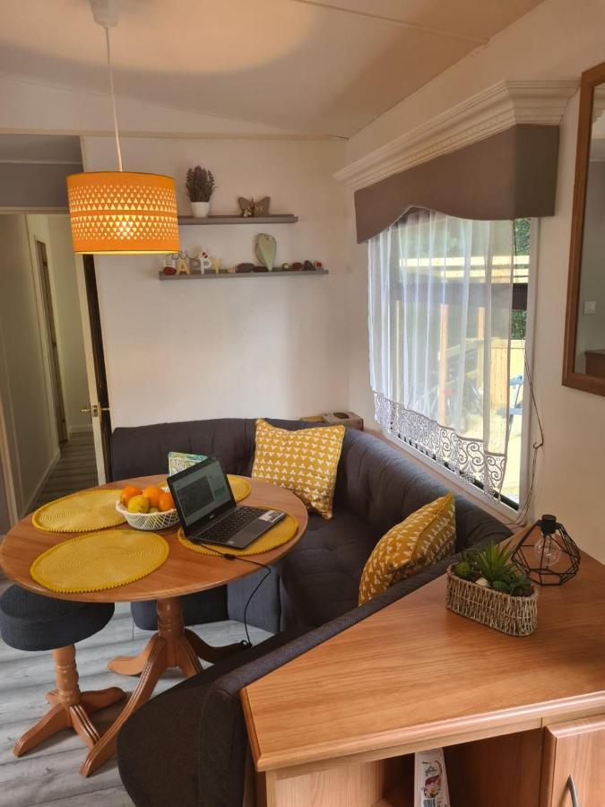 Unique Caravan With Outdoor Space Ballantrae Exterior photo