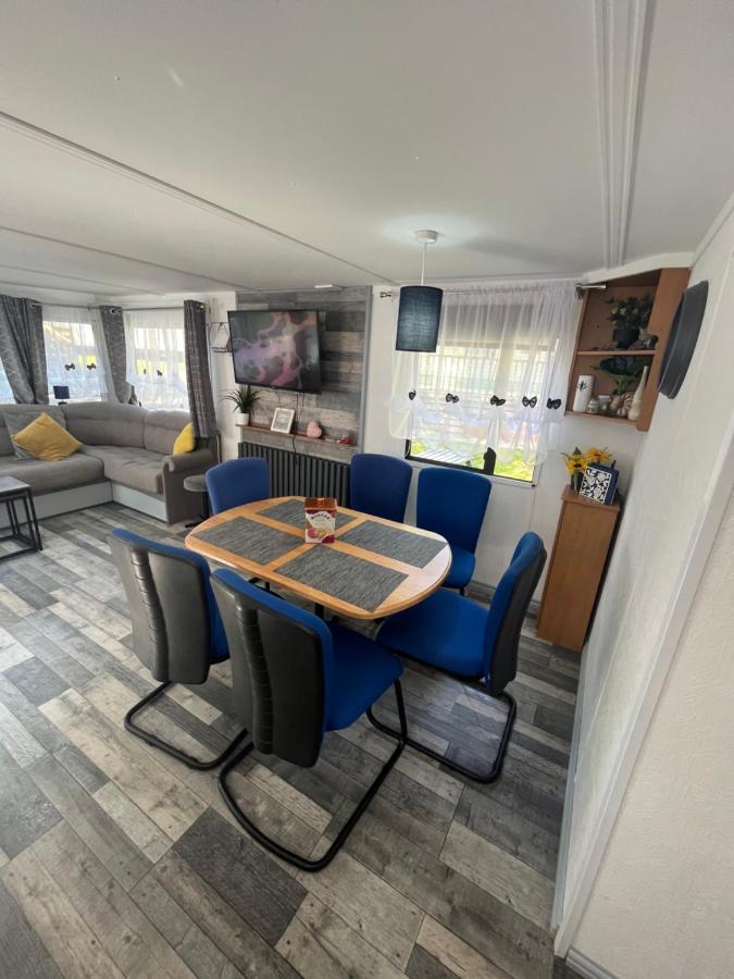Unique Caravan With Outdoor Space Ballantrae Exterior photo
